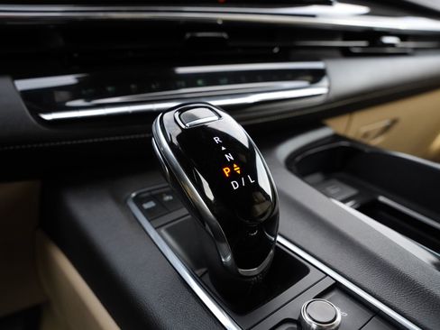 Used 2023 Cadillac Escalade Premium Luxury image 14