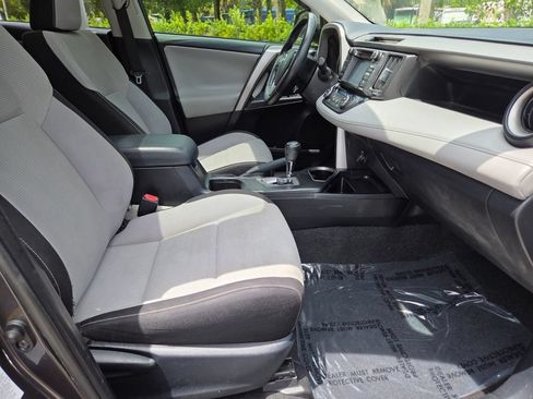 Used 2018 Toyota RAV4 XLE FWD image 15
