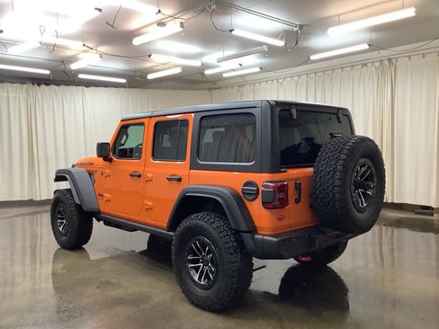 New 2026 Jeep Wrangler Unlimited Rubicon w/ Xtreme 35 Tire Package AWD/4WD image 9