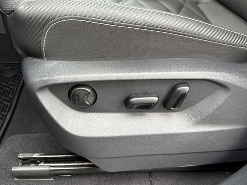 Certified 2025 Volkswagen Atlas Cross Sport SE image 13