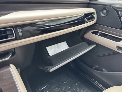 Used 2023 Lincoln Aviator Reserve w/ Equipment Group 201A image 45