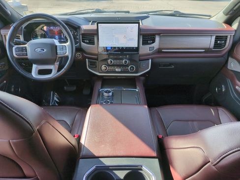 Used 2024 Ford Expedition Limited image 31