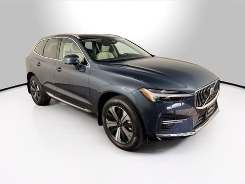 Used 2023 Volvo XC60 T8 Plus w/ Protection Package Premier image 18
