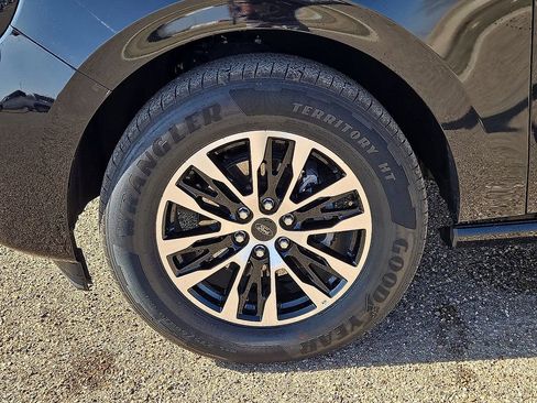 Used 2025 Ford Expedition Max Platinum image 11