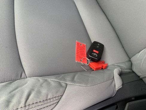 New 2025 Toyota Tacoma SR5 image 32