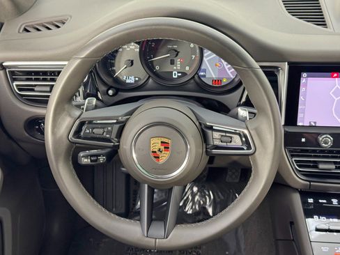 Used 2023 Porsche Macan image 21