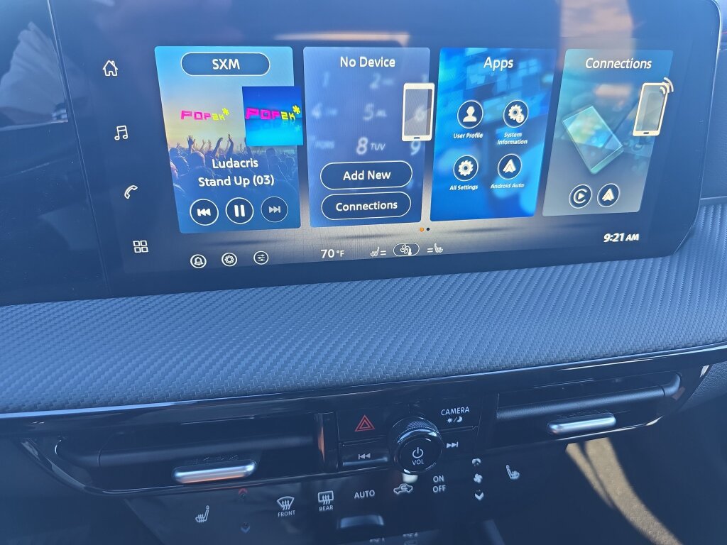 New 2027 Nissan Kicks SR w/ Cold Weather Package FWD image 11