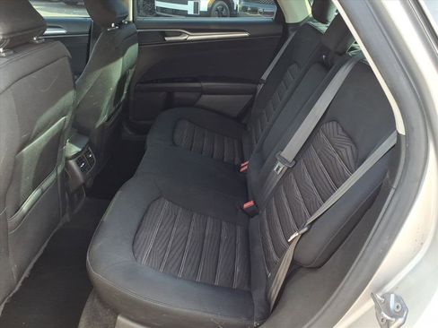 Used 2016 Ford Fusion SE image 15