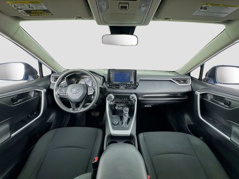 Used 2021 Toyota RAV4 LE AWD/4WD image 12