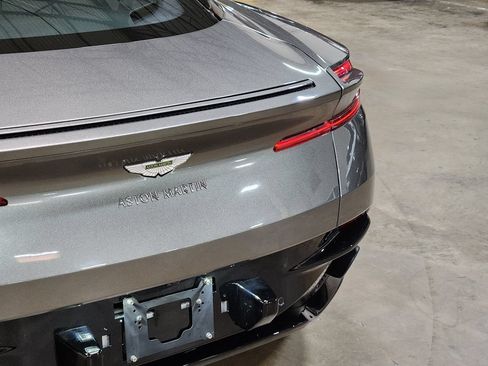 Used 2021 Aston Martin DB11 Coupe RWD image 38