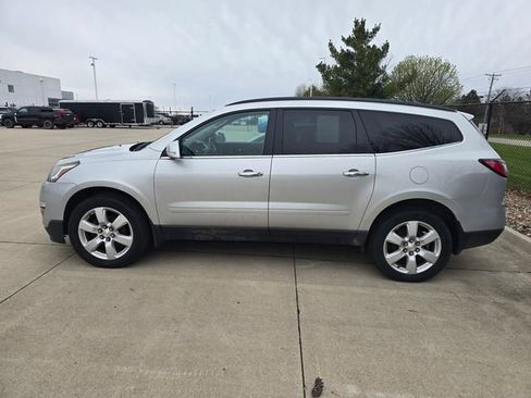 Used 2016 Chevrolet Traverse LT w/ Style and Technology Package AWD/4WD image 4