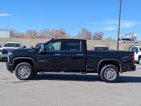 Certified 2022 Chevrolet Silverado 3500 High Country w/ Z71 Off-Road Package image 3