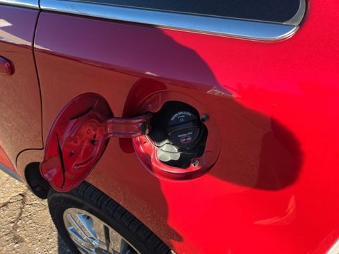 Used 2010 Ford Edge Limited image 18