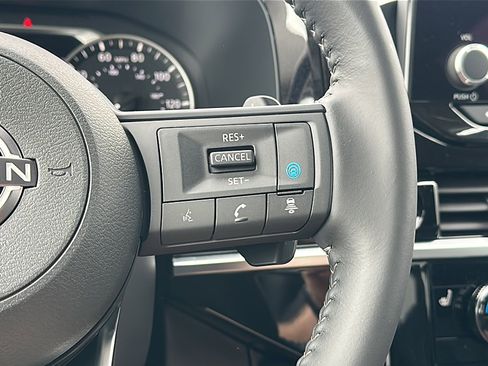 New 2025 Nissan Pathfinder SV image 19