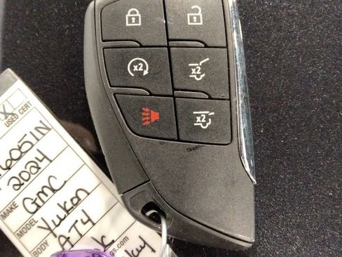 Used 2024 GMC Yukon AT4 image 44