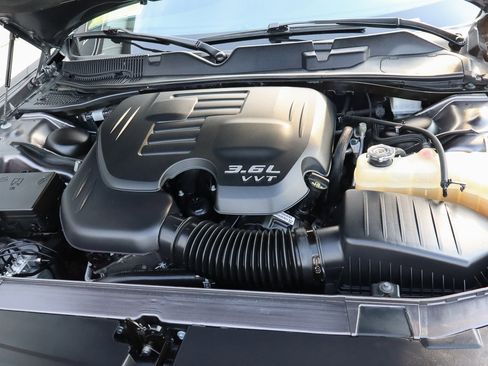 Used 2023 Dodge Challenger SXT image 17