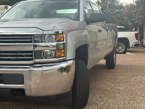 Used 2018 Chevrolet Silverado 2500 W/T RWD image 3