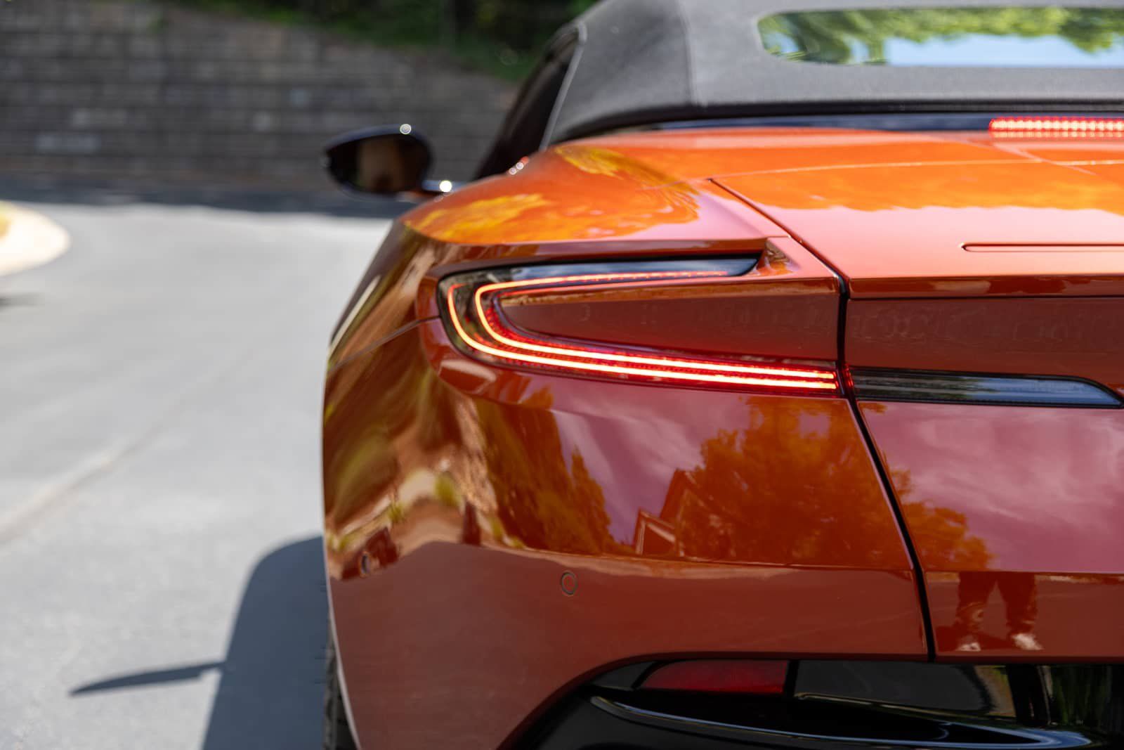Used 2021 Aston Martin DB11 Volante RWD image 31