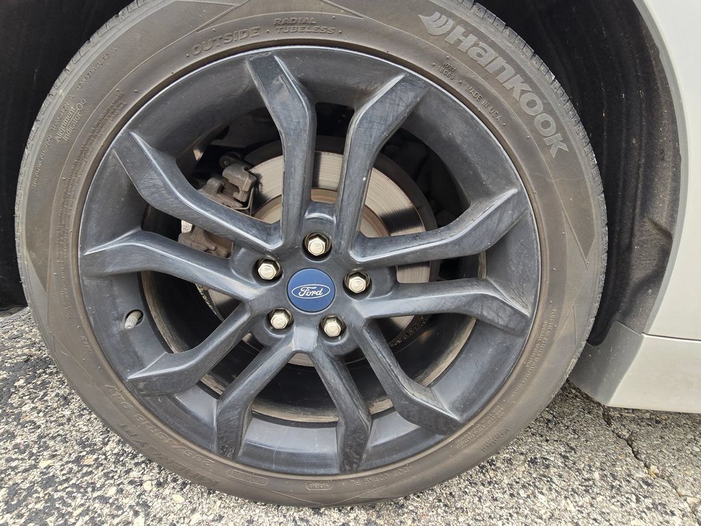 Used 2019 Ford Fusion SE w/ Equipment Group 151A FWD image 17