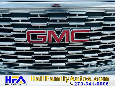 Used 2018 GMC Yukon Denali w/ Open Road Package AWD/4WD image 40