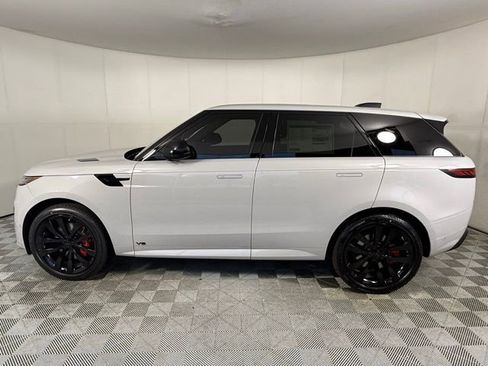 New 2026 Land Rover Range Rover Sport Dynamic SE AWD/4WD image 3