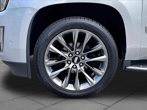 Used 2019 Cadillac Escalade ESV Luxury AWD/4WD image 11
