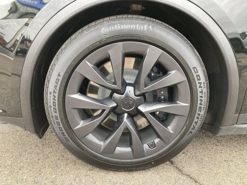 Used 2024 Tesla Model X image 37