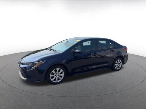 Used 2025 Toyota Corolla LE FWD image 7