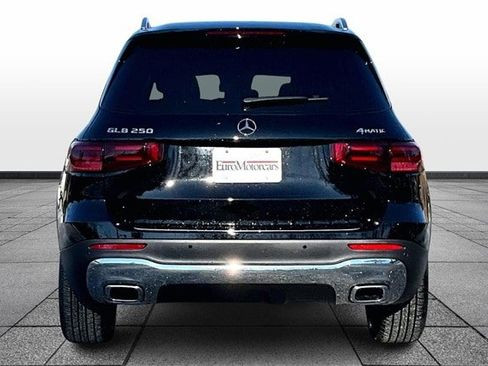 Certified 2025 Mercedes-Benz GLB 250 4MATIC image 8