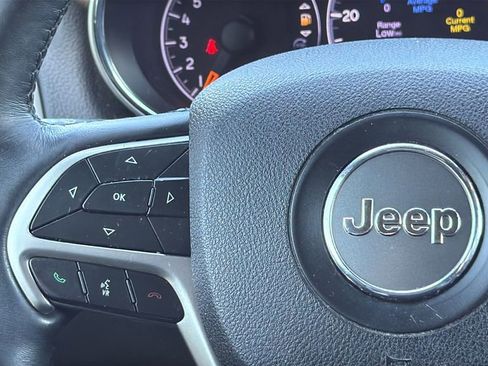 Used 2018 Jeep Grand Cherokee Altitude image 22