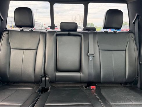 Used 2018 Ford F150 Lariat w/ Equipment Group 502A Luxury AWD/4WD image 16