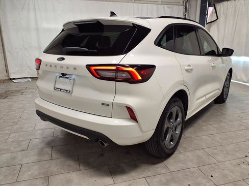 Used 2024 Ford Escape ST-Line w/ Equipment Group 301A image 9
