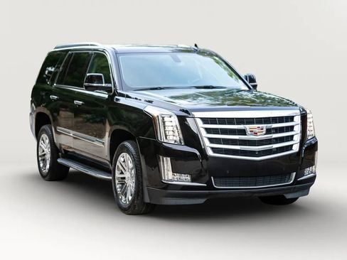 Used 2018 Cadillac Escalade 2WD image 3