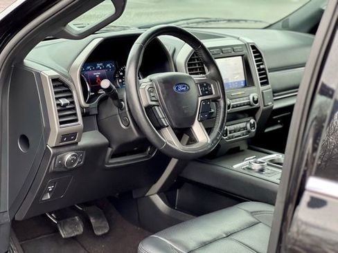 Used 2021 Ford Expedition Max XLT image 11