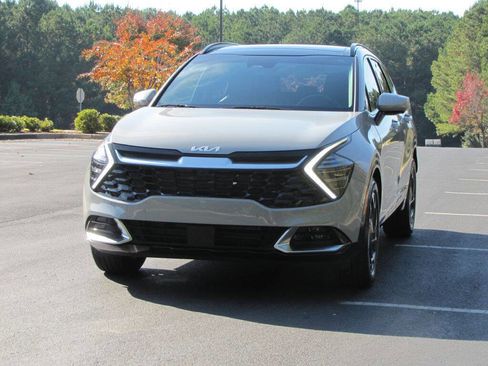 Used 2025 Kia Sportage SX image 10