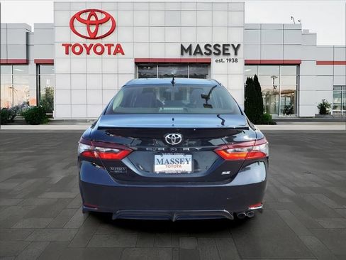 Used 2023 Toyota Camry SE FWD image 4