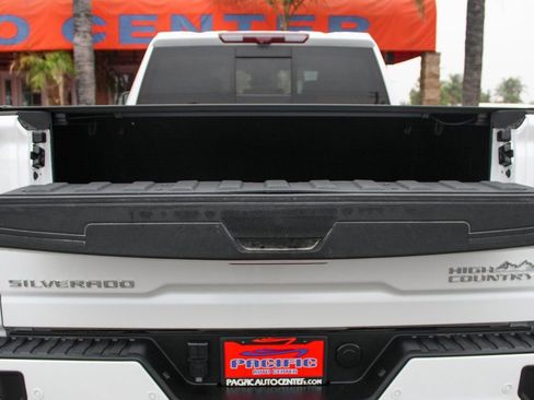 Used 2024 Chevrolet Silverado 3500 High Country w/ High Country Premium Package image 9