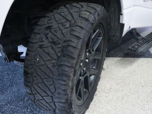 Used 2023 RAM 1500 Laramie AWD/4WD image 11