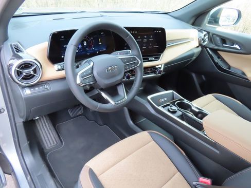 New 2026 Chevrolet Equinox ACTIV w/ Convenience Package III AWD/4WD image 22