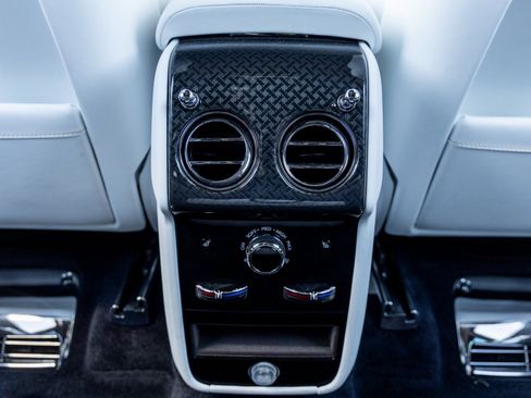 Used 2024 Rolls-Royce Cullinan Black Badge image 46