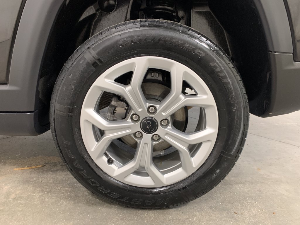 Used 2025 Jeep Compass Sport AWD/4WD image 20