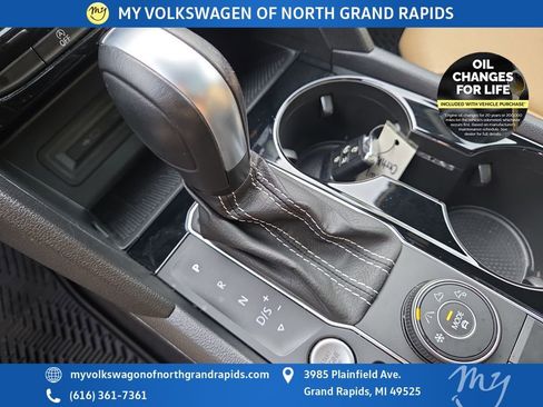 Used 2023 Volkswagen Atlas Cross Sport SEL R-Line image 29