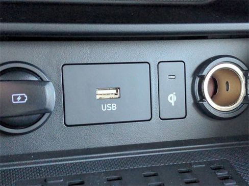 Used 2022 Hyundai Kona Limited w/ Winter Weather Package image 21