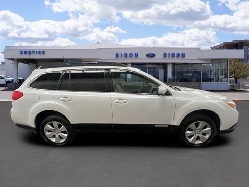 Used 2012 Subaru Outback 2.5i Premium image 2
