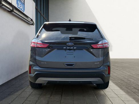 Used 2024 Ford Edge SEL w/ Convenience Package image 4