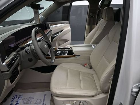 Certified 2025 Cadillac Escalade Premium Luxury Platinum AWD/4WD image 20