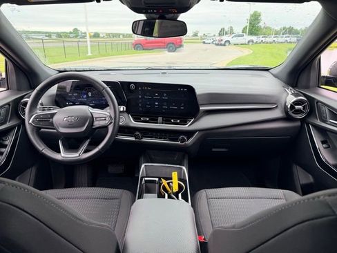 Certified 2025 Chevrolet Equinox LT w/ Midnight Edition AWD/4WD image 6