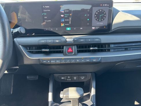 Used 2025 Kia K4 LXS image 17