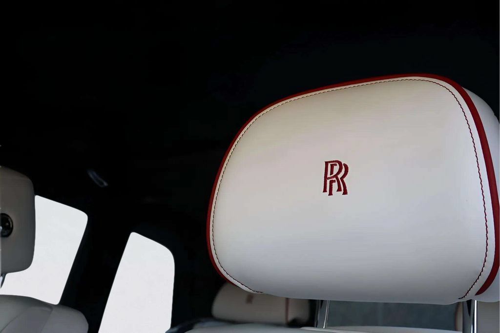 Certified 2019 Rolls-Royce Cullinan AWD/4WD image 9