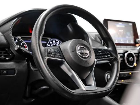 Used 2024 Nissan Sentra SV FWD image 21